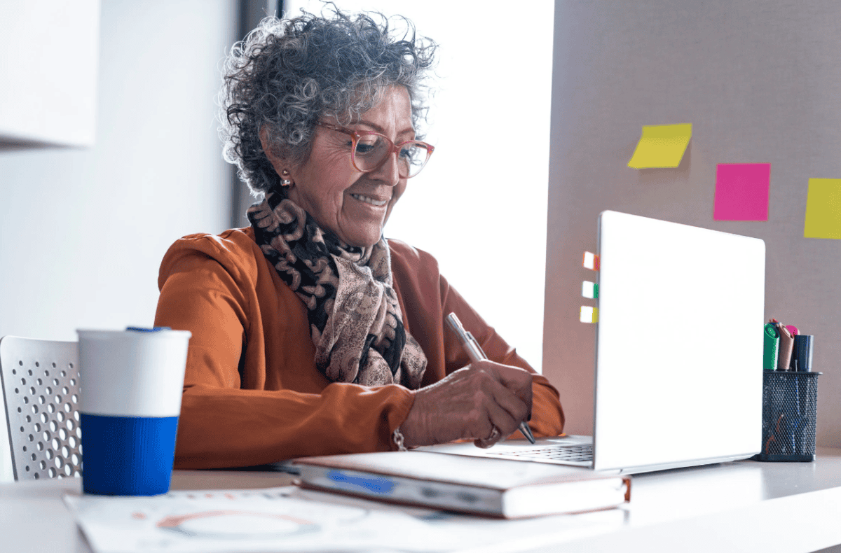Great Ways for Older Women to Boost Their Income in 2024