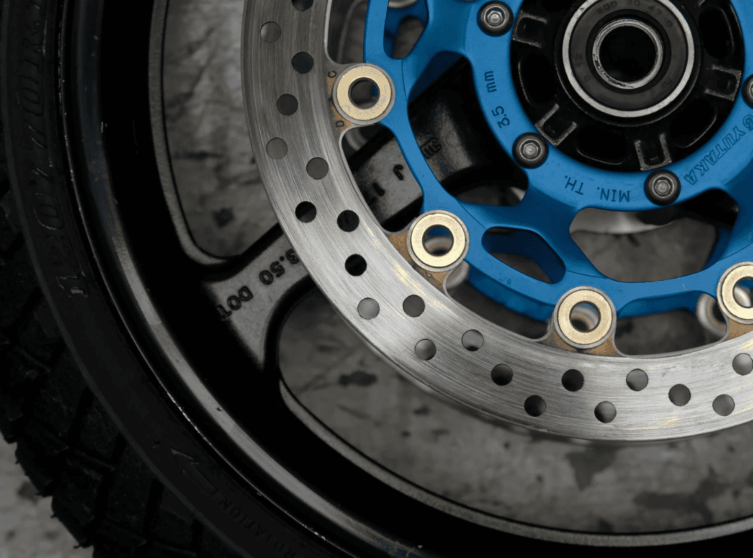 safely fixing brake systems at home