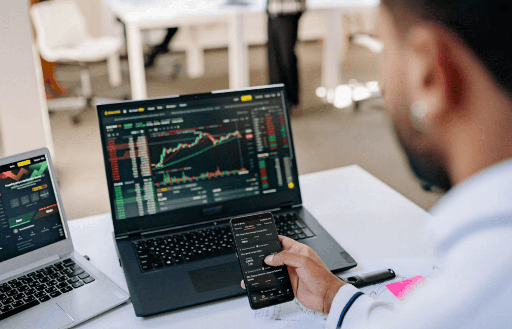 digital decluttering on phone