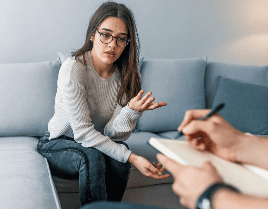 difference between ai therapy vs traditional therapy