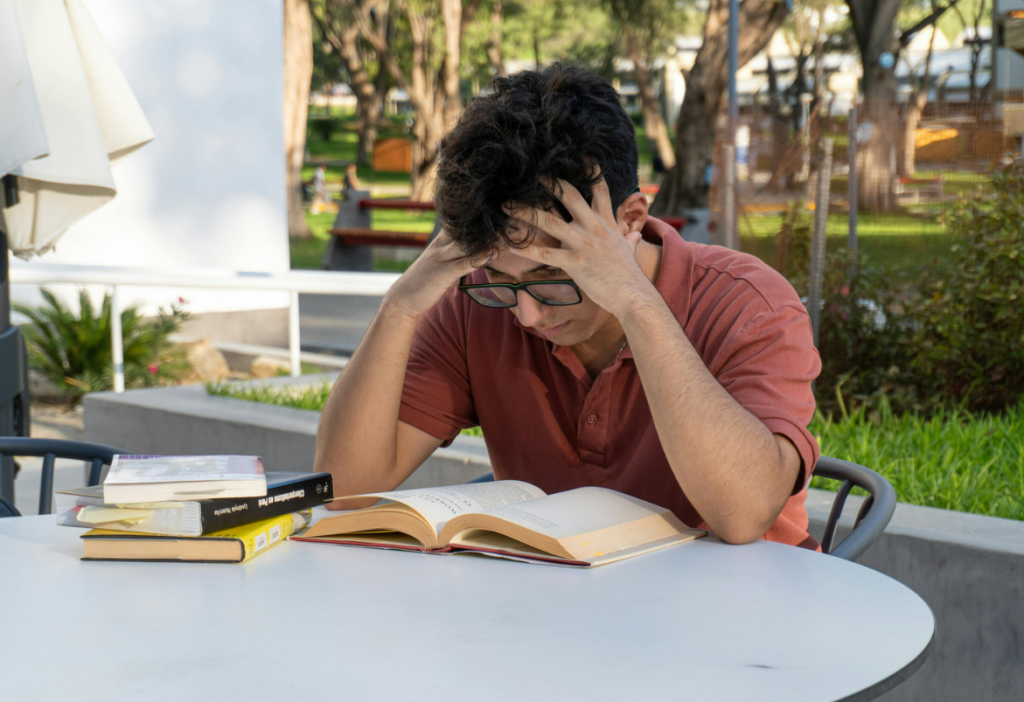 Dealing With College Admissions Anxiety